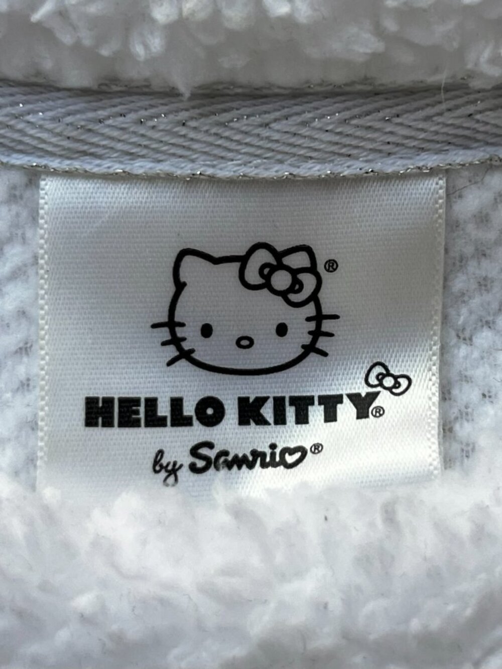 HELLO KITTY SANRIO FLEECE SLEEPWEAR SWEATER Women’s sz 2X White Faux Fur - Picture 4 of 10
